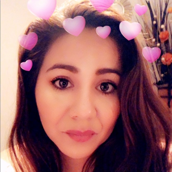 Meet your Posher, Tabitha - Picture 1 of 1